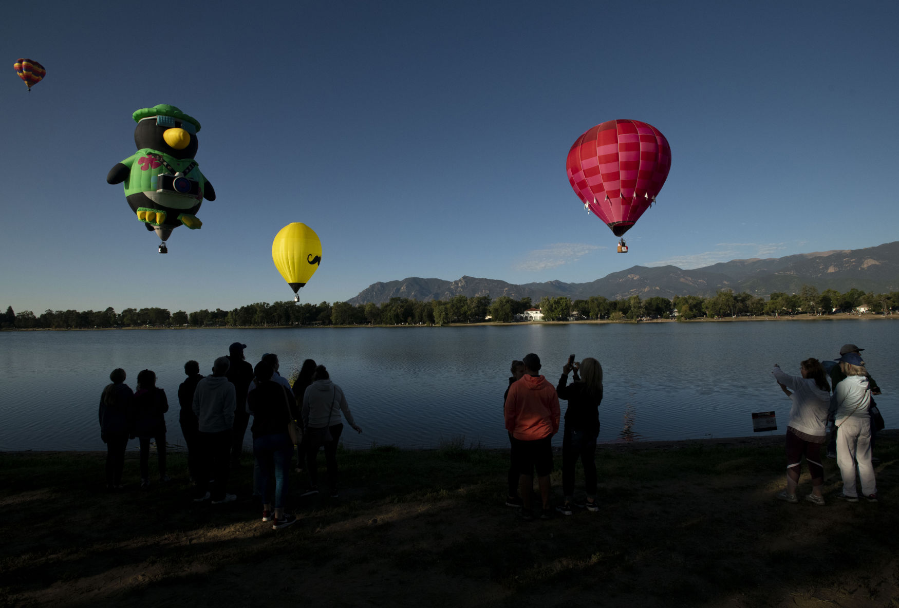 090219-news-liftoffballoons 20.jpg